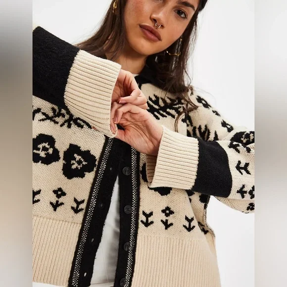 Free People Shelby Cardigan Medium in Neutral Combo New Floral Boho Sweater - Picture 2 of 9